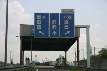 A2 Autobahn Grenzkontrollstelle Marienborn Helmstedt Gedenkstätte Deutsche Teilung 76