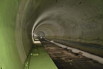 A44 Autobahntunnel in Bau Nordröhre Tunnelbau Brunnengalerie Brandbeständigkeit Faserbeton 75