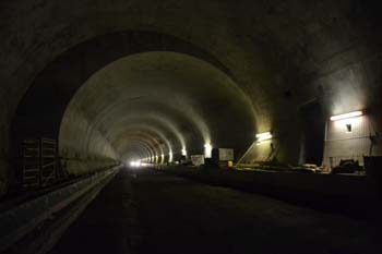 A44 Autobahntunnel in Bau Nordröhre Tunnelbau Brunnengalerie Brandbeständigkeit Faserbeton 83