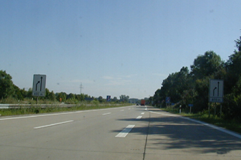 A94 Autobahn Ausbauende Forstinning 01