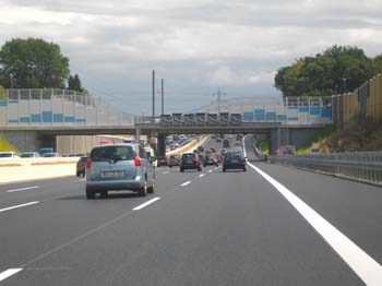 A 3 Bundesautobahn Ausbau achtstreifig Kölner Ring Verkehrsfreigabe Köln Berliner Straße 64