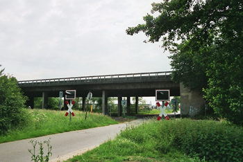 A 57 Autobahn Brandstiftung Brückenbrand Vollsperrung Dormagen Nievenheim_23