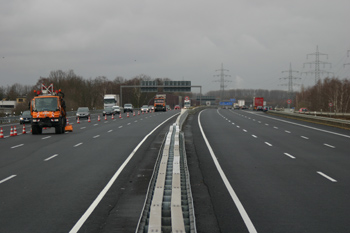 Autobahn A 57 Vollsperrung Unfall Brückenbrand  Autobahnkreuz A46 Neuss-Süd 55