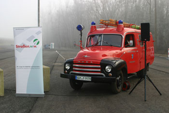 Autobahn BAB 2 Gesamtfreigabe sechstreifiger Ausbau  Opel Blitz Feuerwehr 57