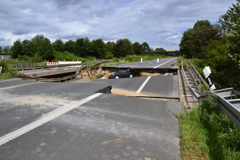 Autobahn Hochwasser Flutkatastrophe berschwemmung Unwetterzerstrungen Liblar Hrth Kttingen Kierdorf Erftstadt 77