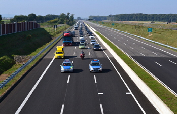 Autobahn Köln - Aachen Düren Kerpen Autobahnneubau Verkehrsumlegung  Autobahnpolizei 21 - K