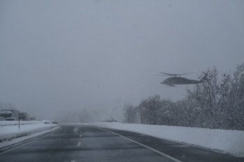 Autobahn Winterdienst Hubschrauber Einsatz Blackhawk Tirol 004