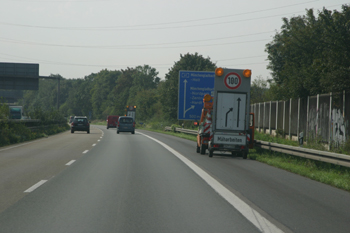 Autobahnmeisterei Arbeiten am Mittelstreifen 93